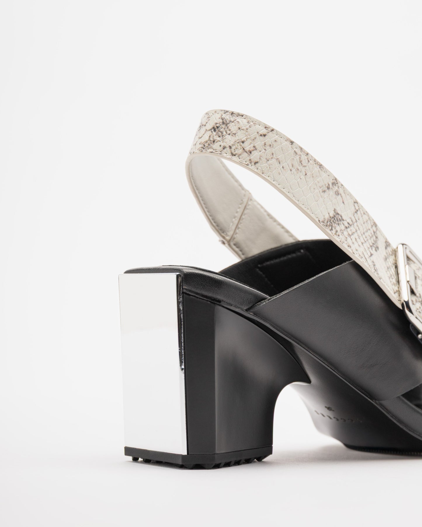 Mirror Verra Black Sandals